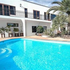 3 Bedroom Villa with Pool in Macher, Sleeps 6